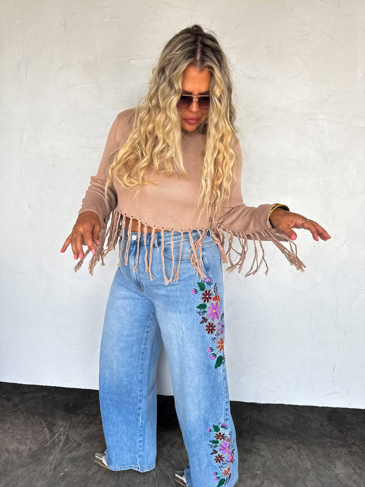 2nd CUT- EVIE FLORAL EMBROIDERED JEANS