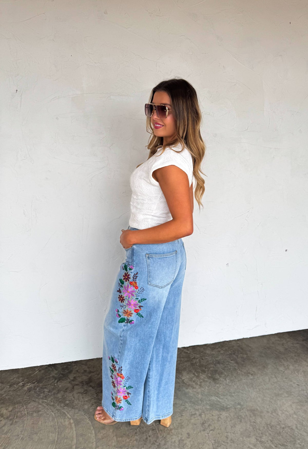 2nd CUT- EVIE FLORAL EMBROIDERED JEANS