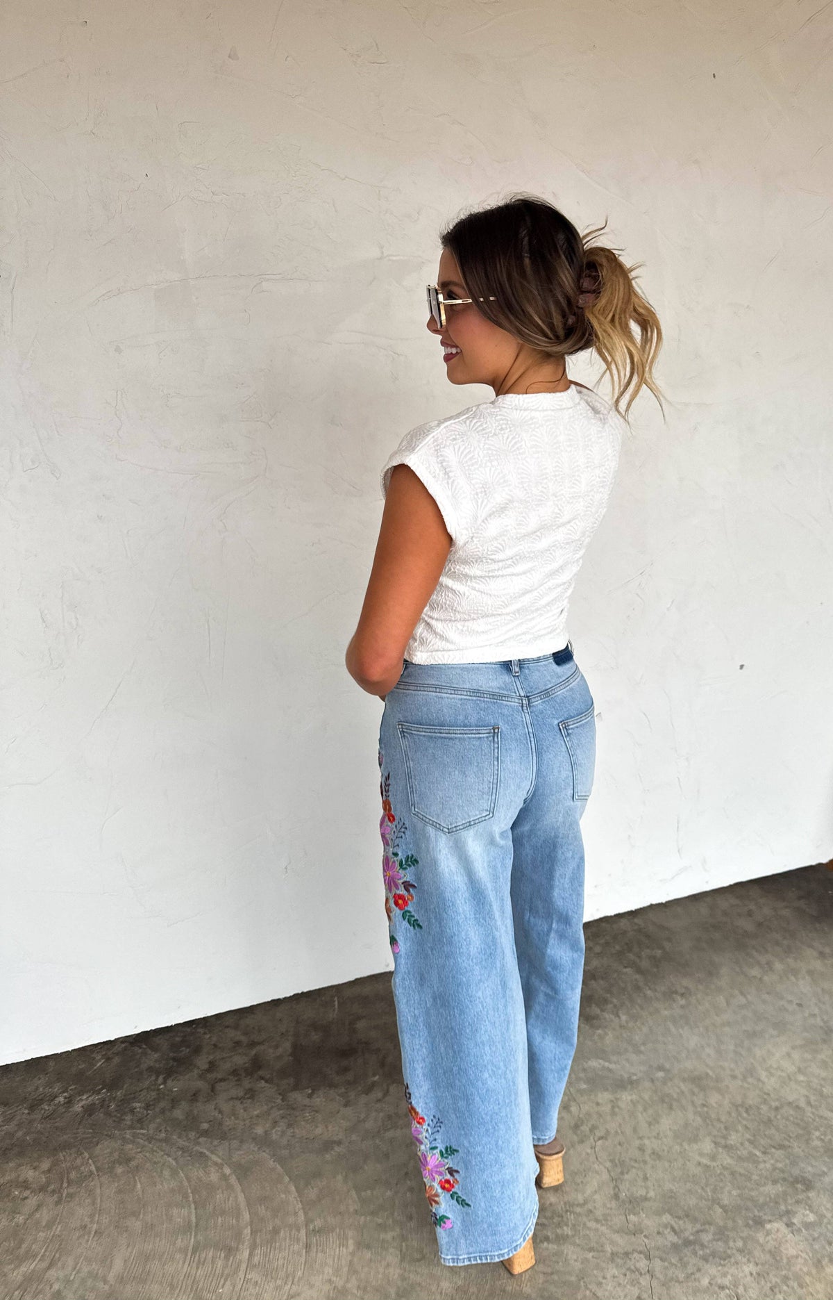 2nd CUT- EVIE FLORAL EMBROIDERED JEANS